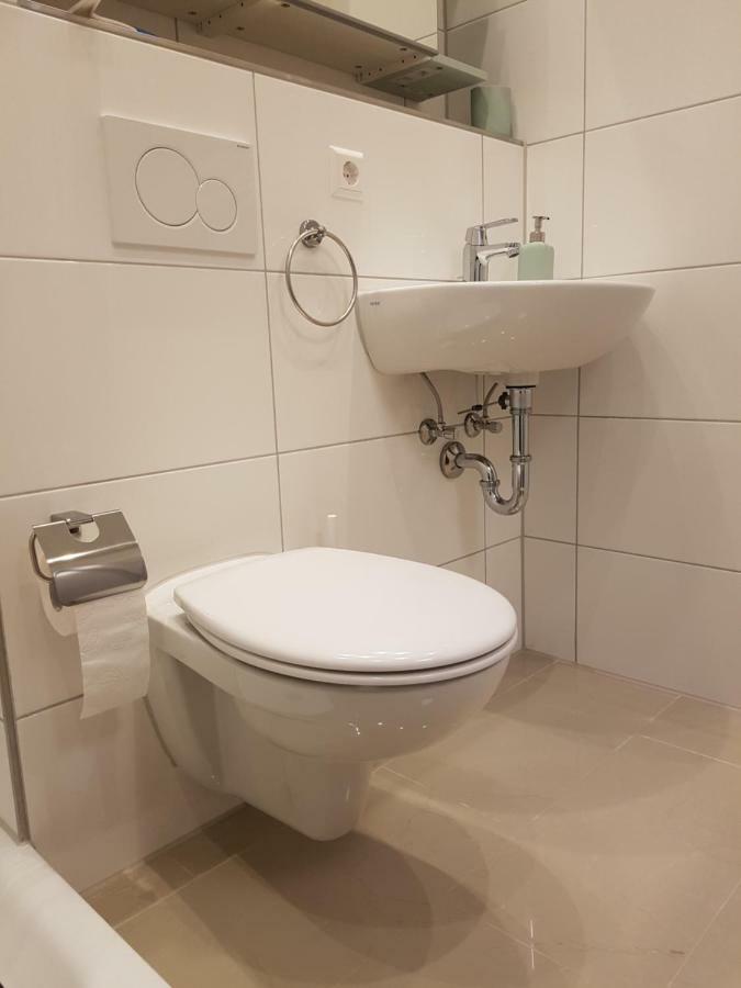 Wohnung am Neckar Heidelberg Bagian luar foto